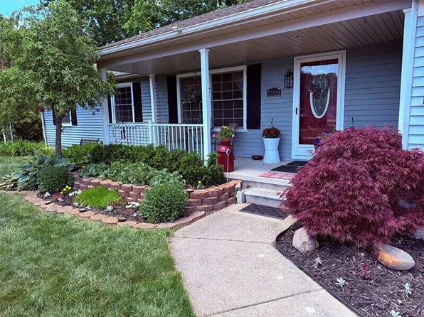 73949 Georgian Ct, Armada, MI 48005