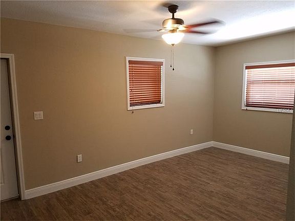 2nd image of 126 W Lauren Ct