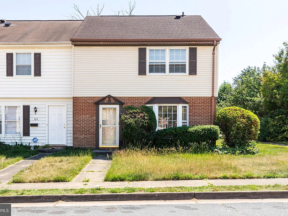 322 Clay St
