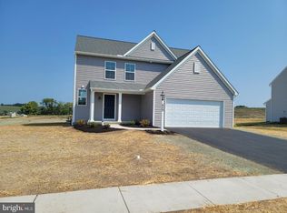 429 Springhouse Ln, York, PA 17406