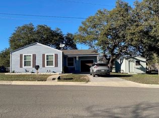 807 W Avenue A, Lampasas, TX 76550