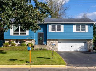 1212 Hockridge St, Marinette, WI 54143