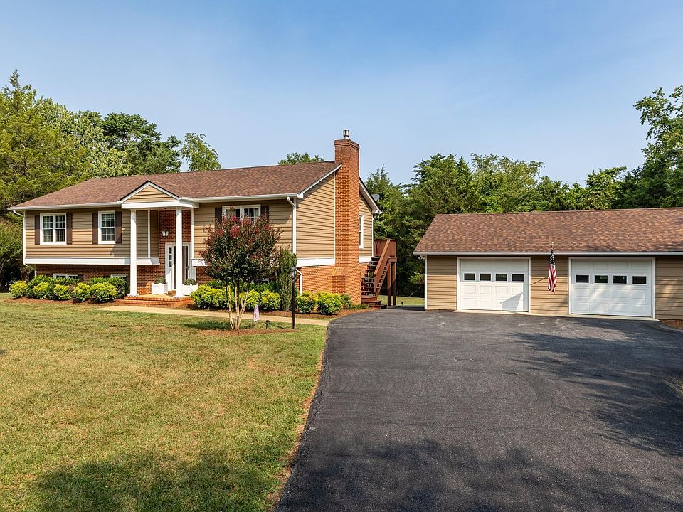 1st image of 660 Spring Lake Dr