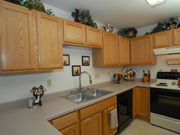 5th image of N113W16250 Sylvan Cir #1