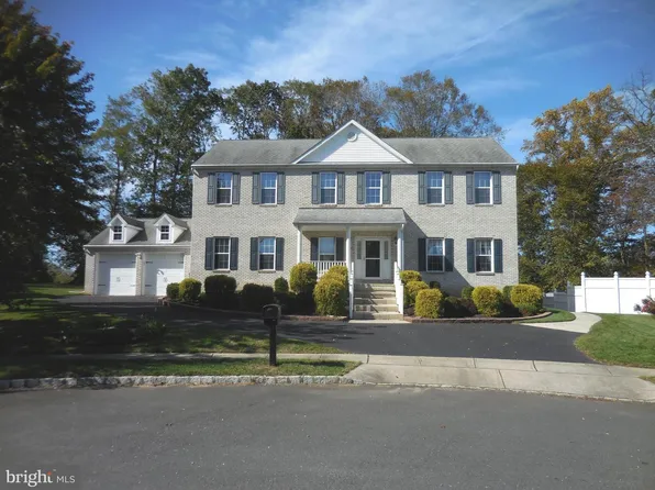 6 Elliott Ct, Hamilton, NJ 08620