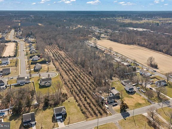 5th image of E Oak Rd