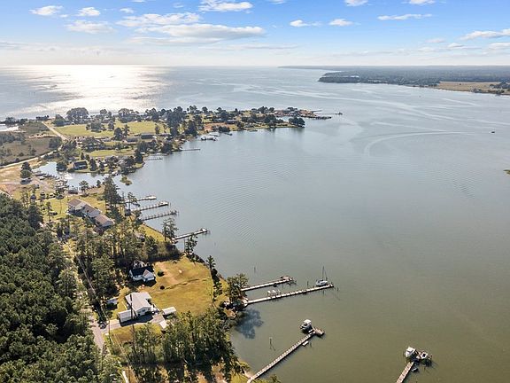 3rd image of 169 Lake Francis Ln