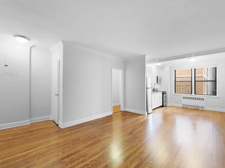 108 W 15th St #5J — Photo 5