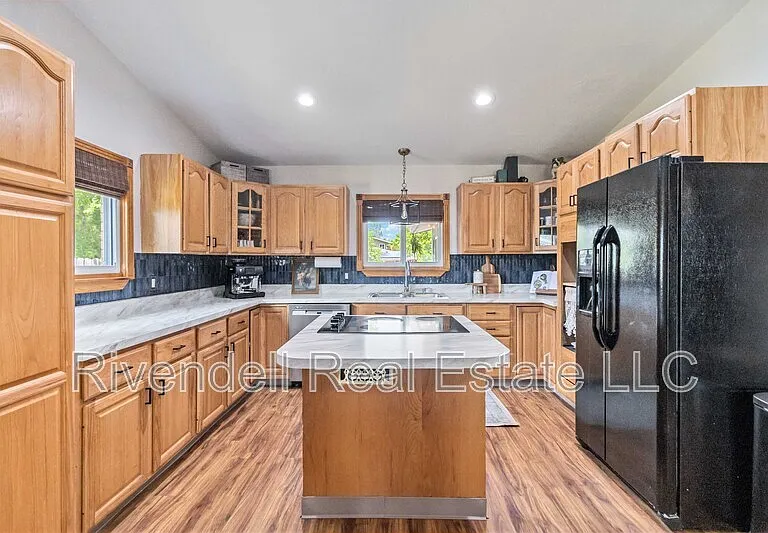 5766 W Elmhurst Dr — Photo 5