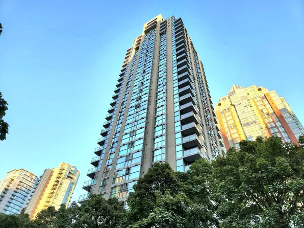 928 Richards St #702, Vancouver, BC V6B 6P6