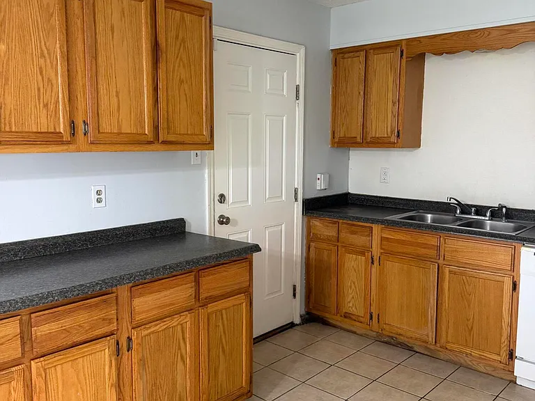 567 Shannon Dr — Photo 15