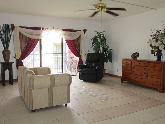 3rd image of 423 Lakeview Dr APT 203