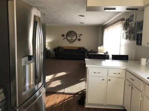 1618 5th St, Camanche, IA 52730