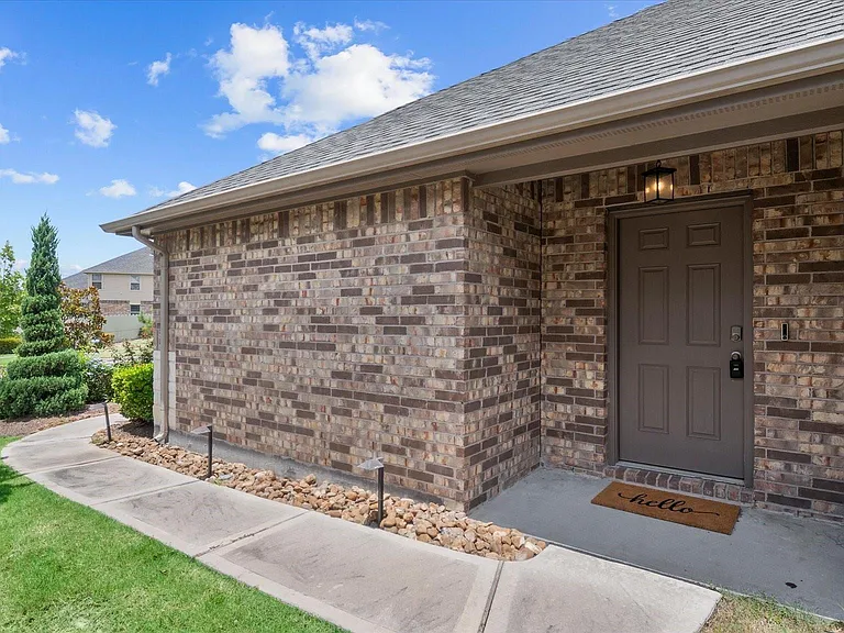 9257 Inland Leather Ln — Photo 4