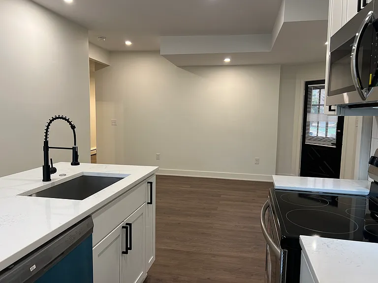 511 Angell St #1 — Photo 4