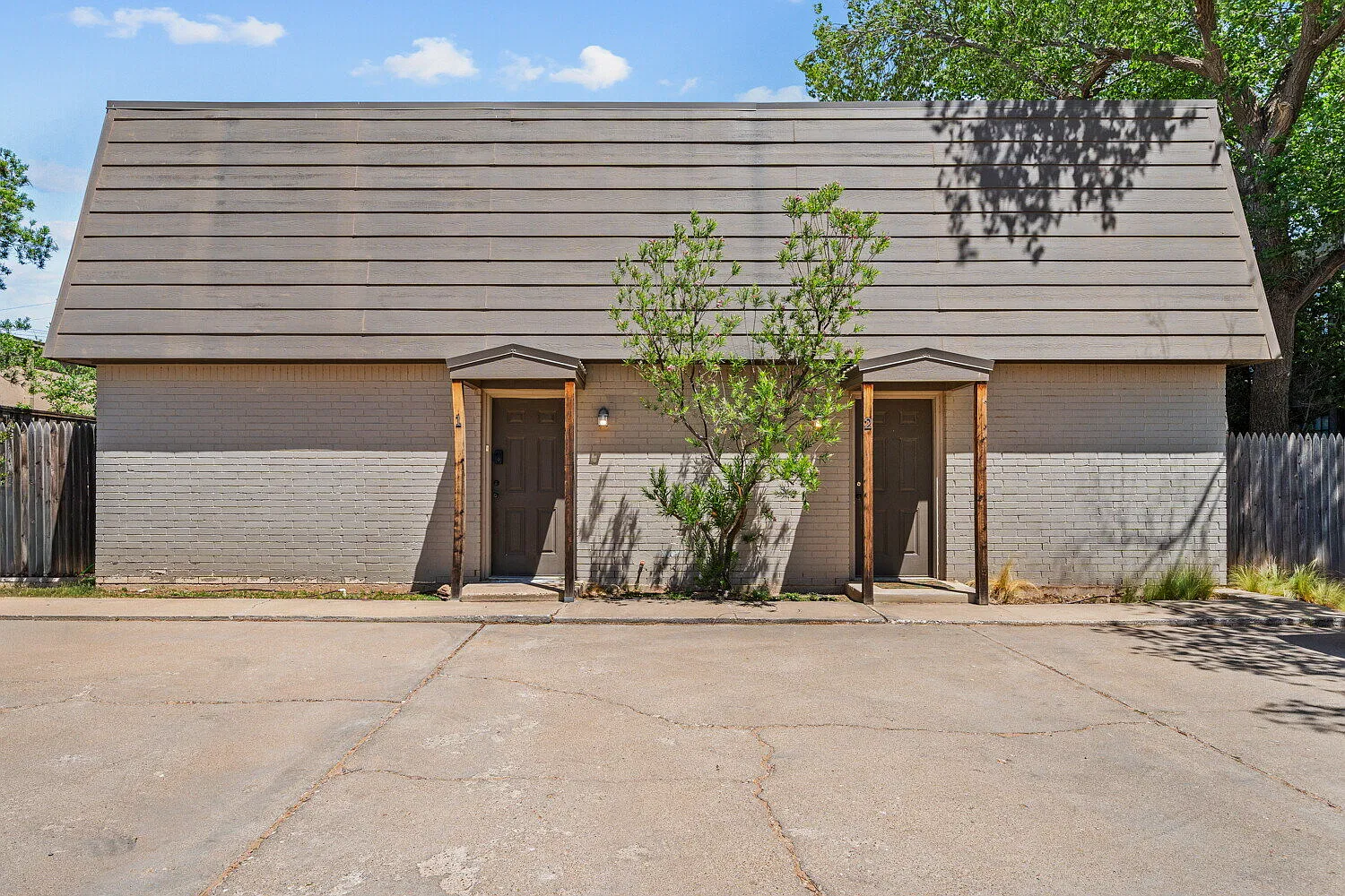 1 bed, 1.0 bath, 700 sqft, $895 — Photo 2