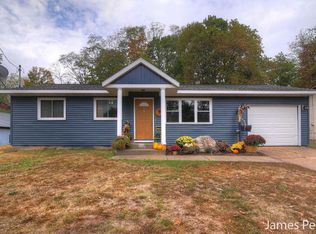 831 S Clay St, Greenville, MI 48838