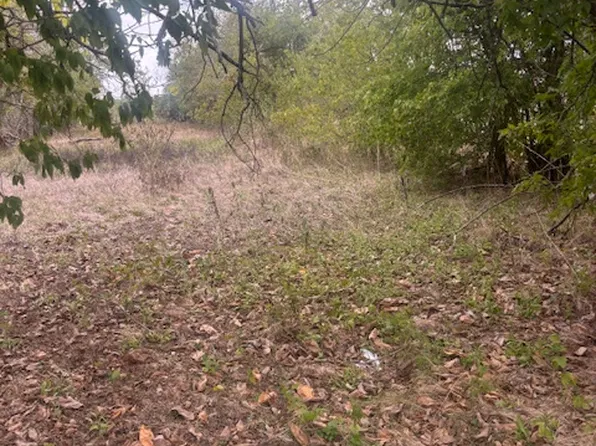 707 Mesquite St, Calvert, TX 77837