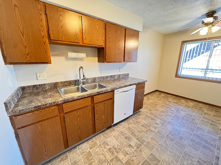1809 Knox St #16 — Photo 8