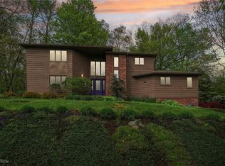 2791 Forest View Dr, Akron, OH