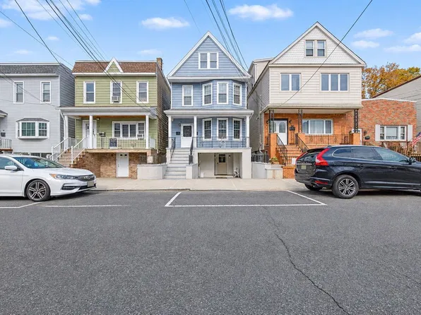 93 W 15th St, Bayonne, NJ 07002