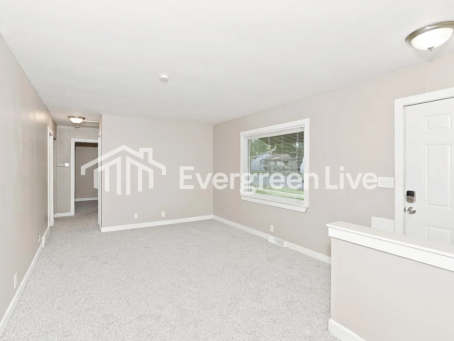 3 bed, 1.0 bath, 1243 sqft, $1,695 — Photo 4