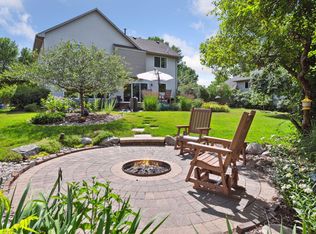 8530 Pine Ct, Victoria, MN 55386