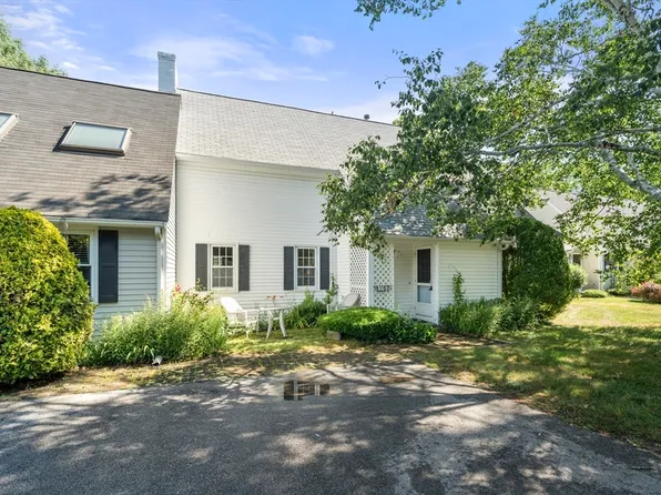 12 State Rd APT 1B, Plymouth, MA 02360