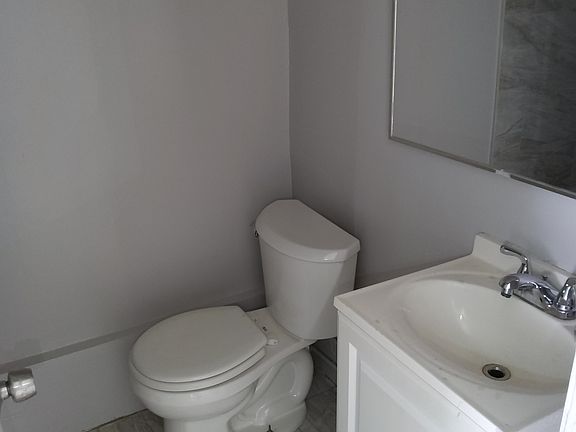 3rd image of 59 Van Ness St #4