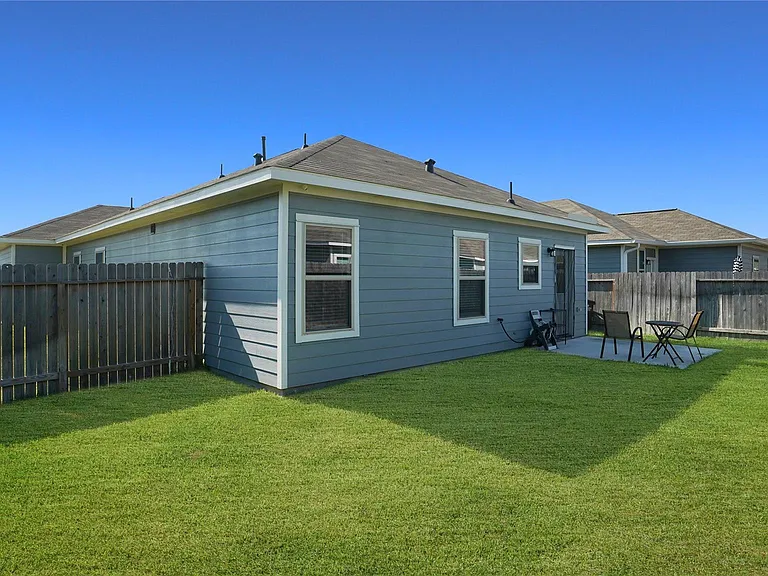 25463 Northpark Lake Dr — Photo 18