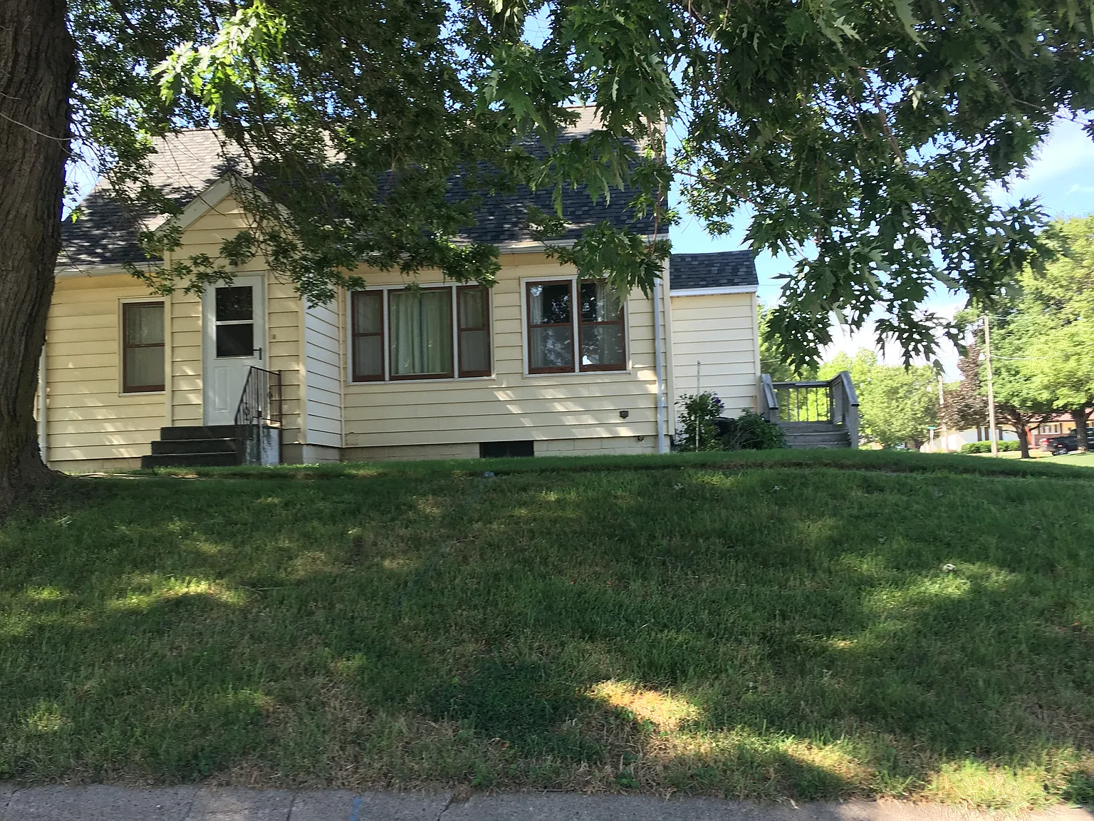 4 bed, 1500 sqft, $1,275 — Photo 2
