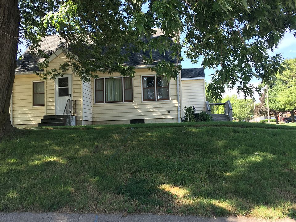 2nd image of 301 4th Ave