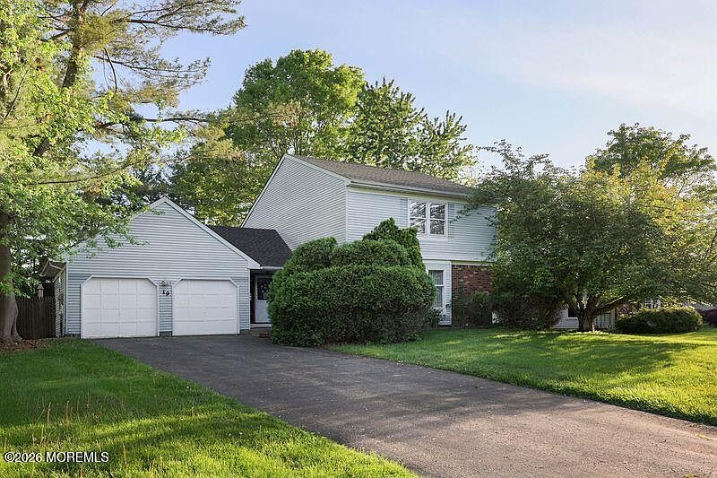 1st image of 19 Alexandria Drive