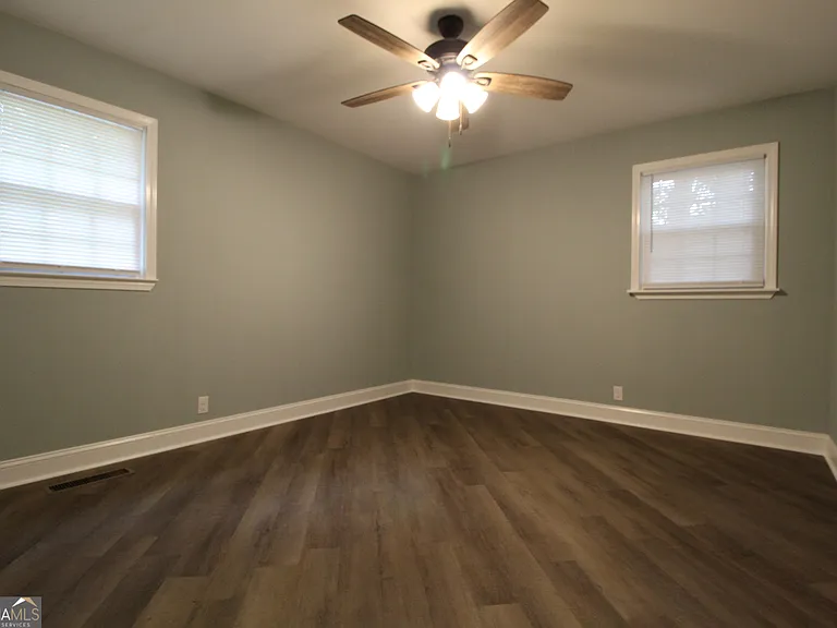 28 Lombardy Way SE — Photo 4