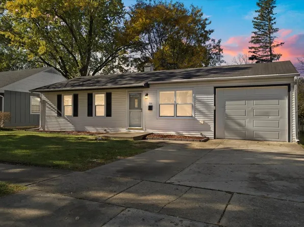 206 Raupp Blvd, Buffalo Grove, IL 60089