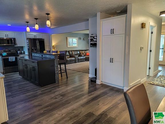 2nd image of 3445 Walden Ave
