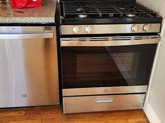 new gas stove and ss dishwasher