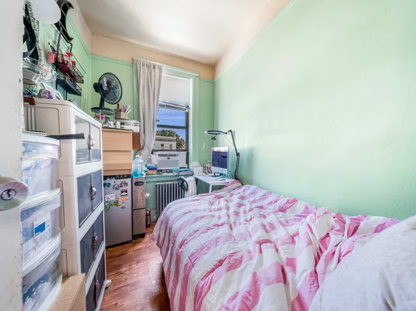 30-77 42nd Street image 23 of 27