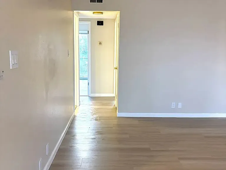 21 Lewis Ave #7 — Photo 4