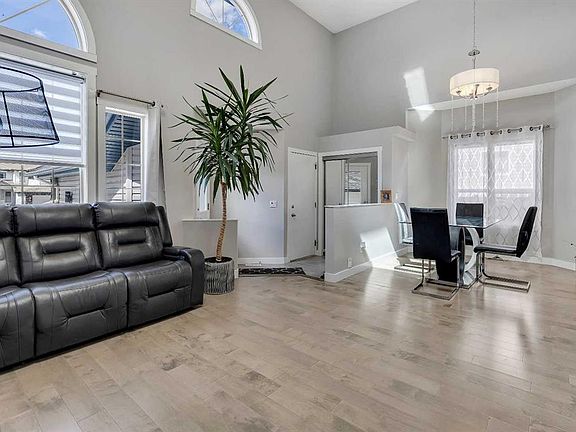 5th image of 32 Citadel Ridge Pl NW