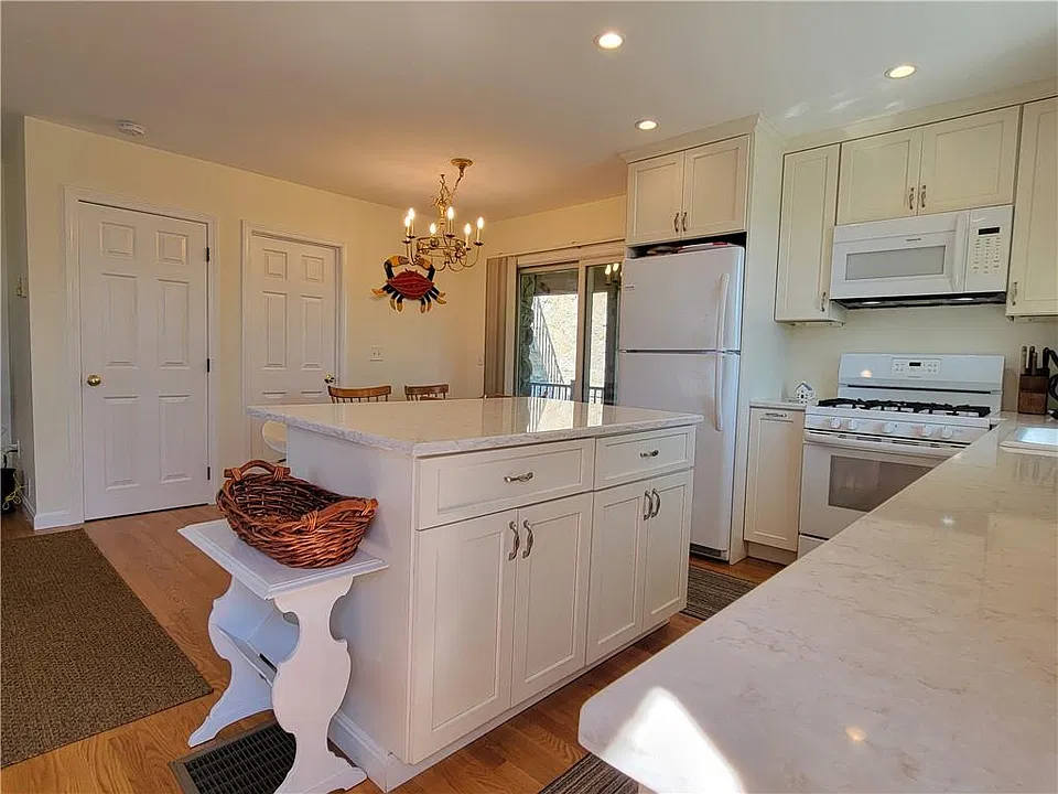 152 Tuckerman Ave #16