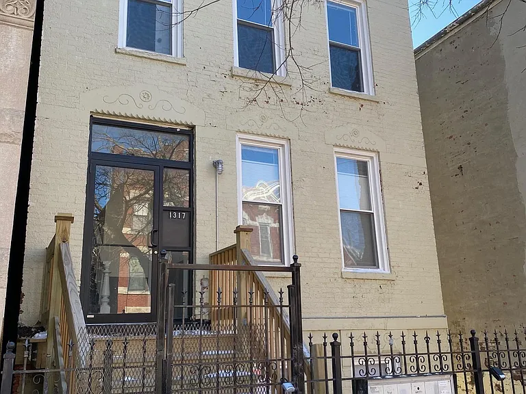 1317 W 19th St #2 — Photo 1