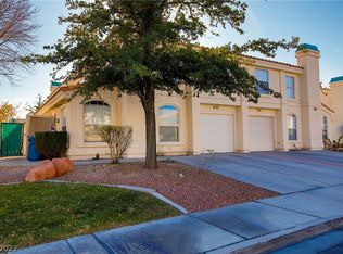 8023 W Rochelle Ave, Spring Valley, NV 89147