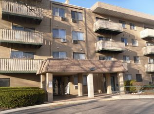 290 N Westgate Rd APT 408, Mount Prospect, IL 60056