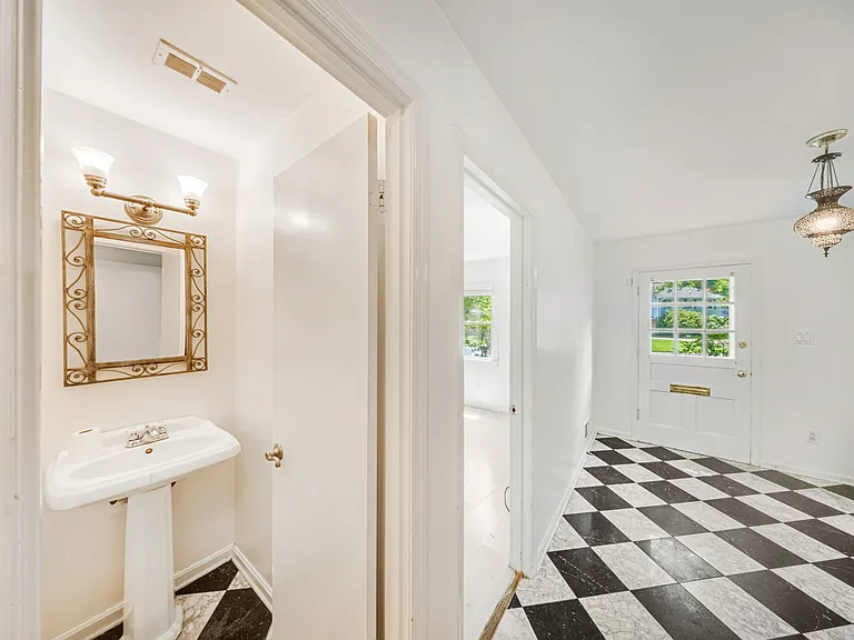 6715 Tildenwood Ln — Photo 3