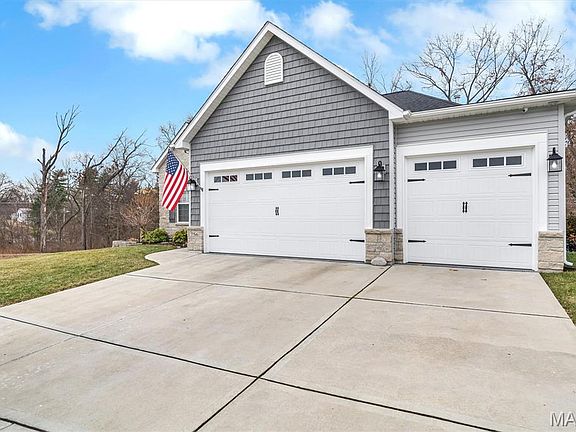 3rd image of 756 Alexander Mark Way