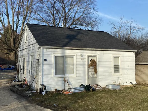 8621 North Granville ROAD, Milwaukee, WI 53224