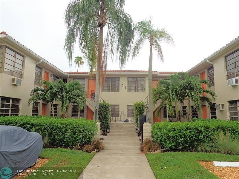 1st image of 611 Ponce De Leon Dr #4