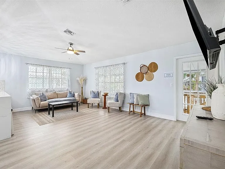 313 Poinsettia Rd — Photo 20