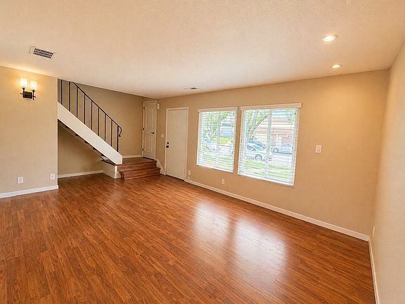 4th image of 4113 Jamaica Ter